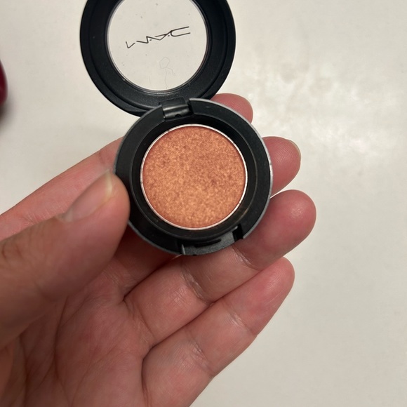 Mac eyeshadow - Picture 3 of 4